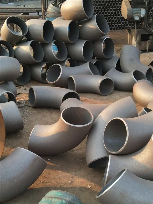 排水系统关键组件 无缝弯头的设计与应用解析