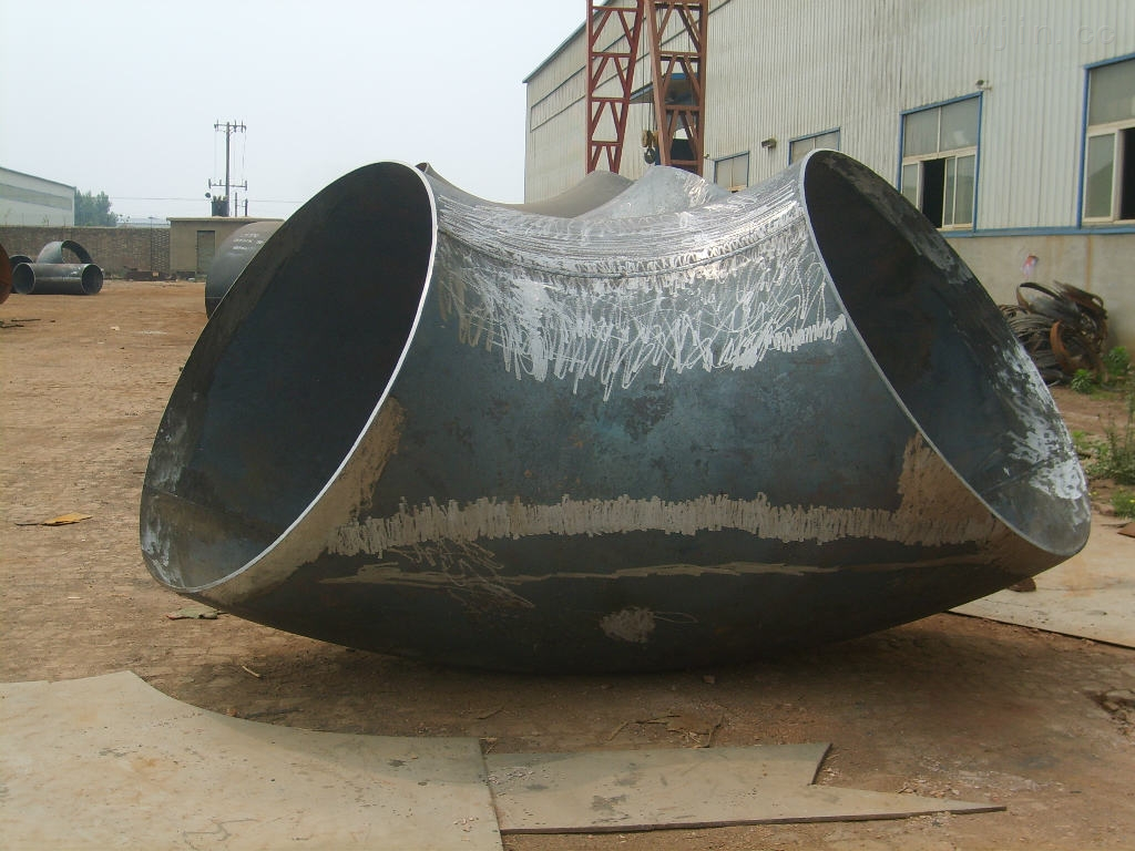 专业生产虾米腰弯头、大型对焊弯头、焊接弯头在排水系统中的应用与优势